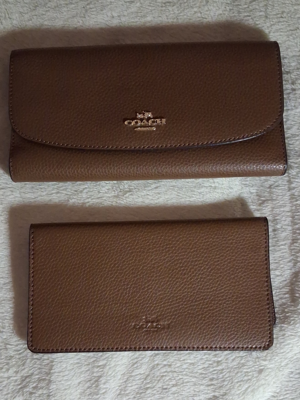 Coach LIKE NEW NEVER USED Pebbled Leather Brown Wallet Clutch W/ INSERT